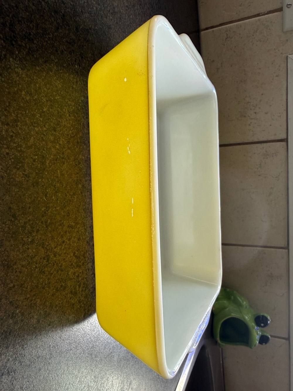 Pyrex 0503  B 1.5 Quart Mid-Century casserole/roaster Vintage Yellow